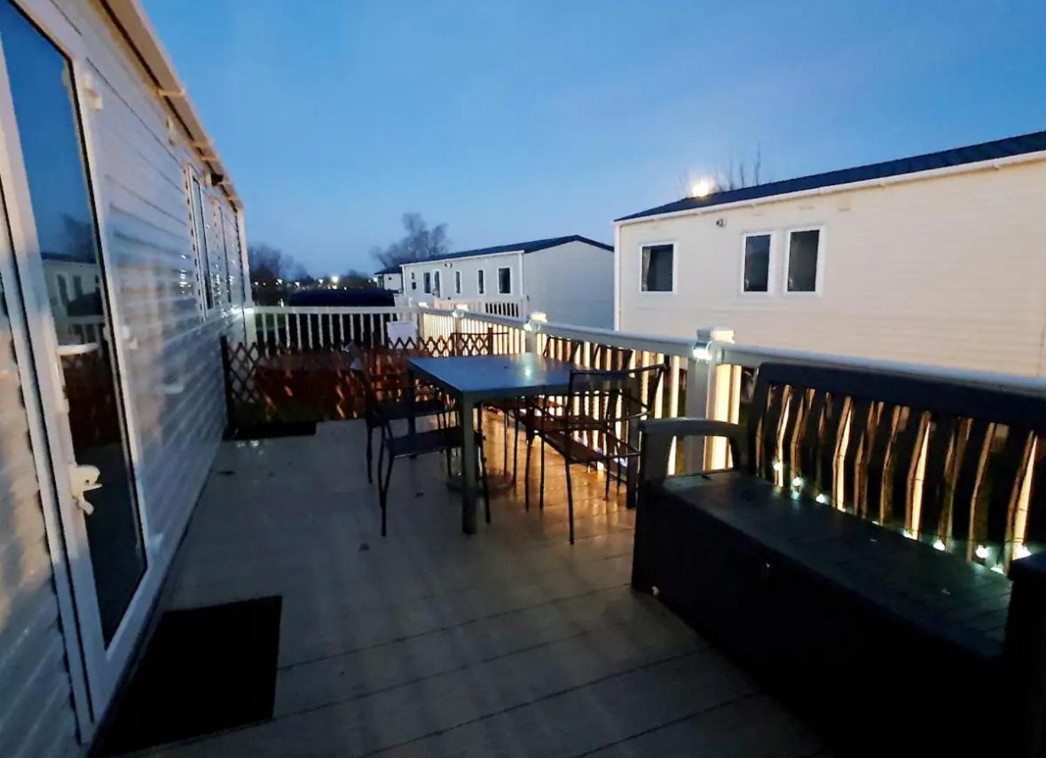 15 Kestrel Close Hot Tub Retreat Tattershall Exterior foto