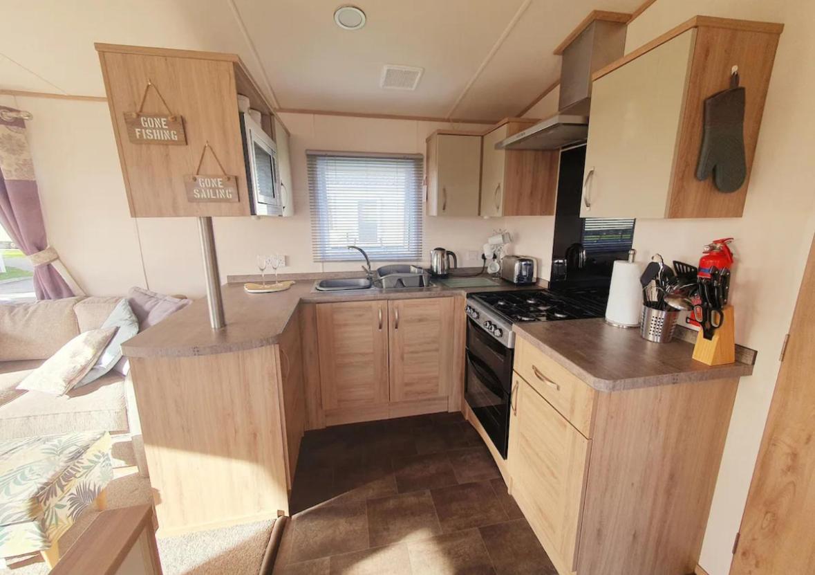 15 Kestrel Close Hot Tub Retreat Tattershall Exterior foto